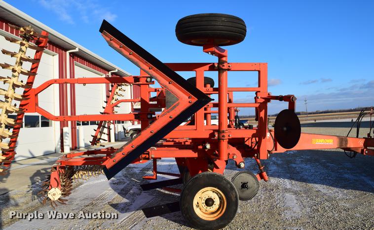image for item DC7749 Sunflower 3640-20 sweep plow