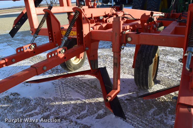 image for item DC7749 Sunflower 3640-20 sweep plow