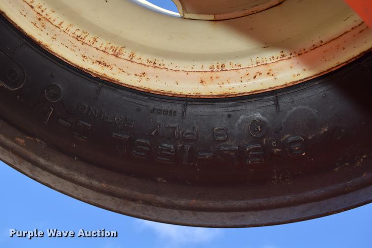 image for item DC7749 Sunflower 3640-20 sweep plow