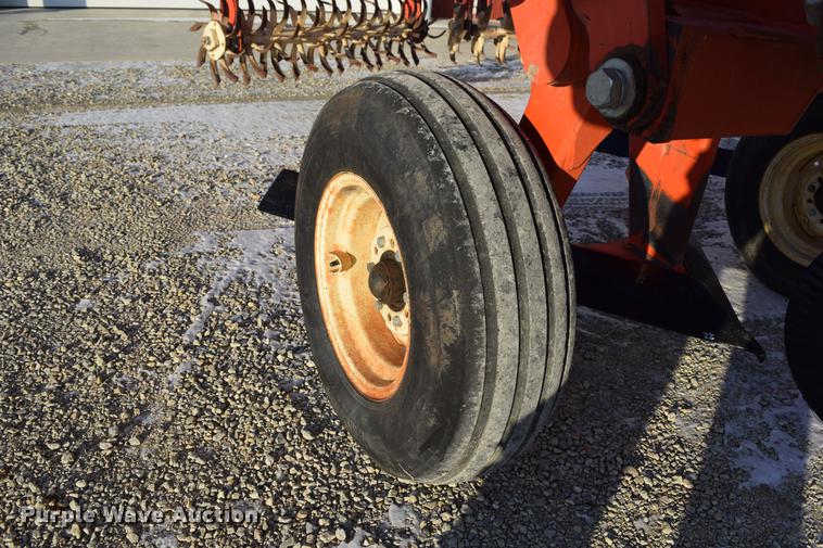 image for item DC7749 Sunflower 3640-20 sweep plow