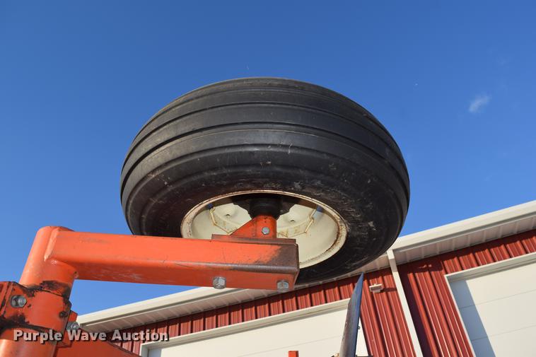 image for item DC7749 Sunflower 3640-20 sweep plow