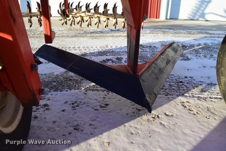 image for item DC7749 Sunflower 3640-20 sweep plow