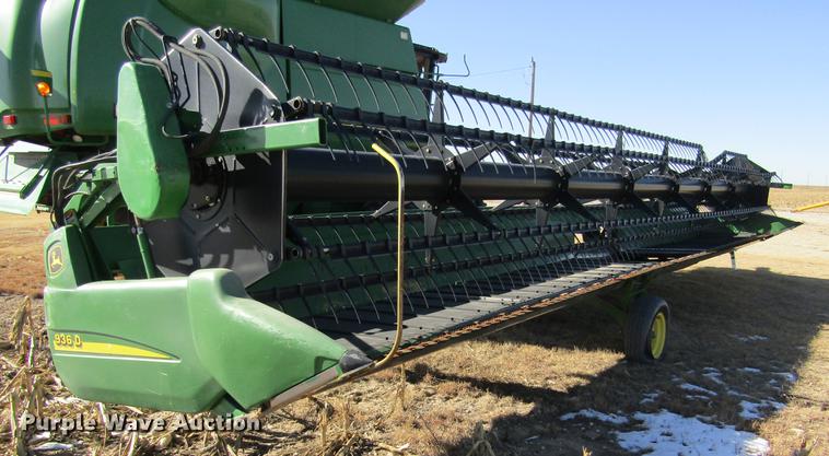 image for item DC8319 2008 John Deere 936D draper head
