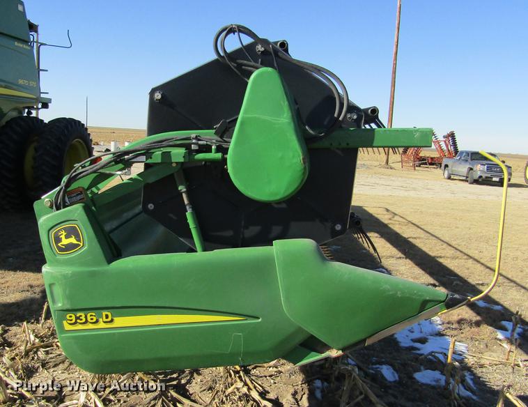 image for item DC8319 2008 John Deere 936D draper head