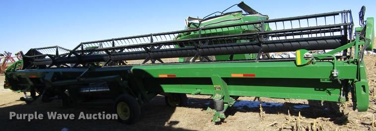 image for item DC8319 2008 John Deere 936D draper head