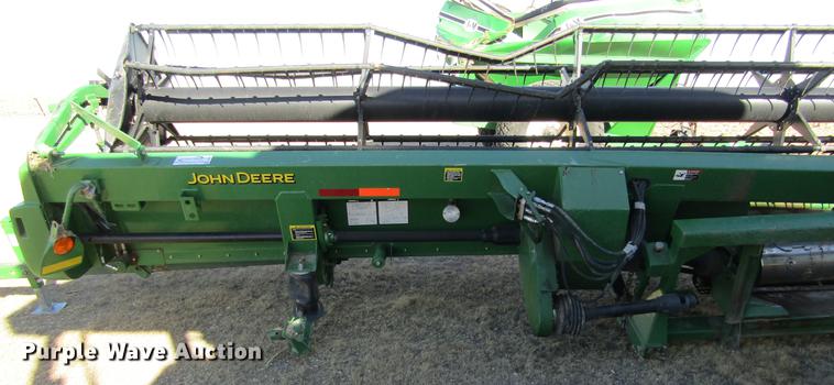 image for item DC8319 2008 John Deere 936D draper head
