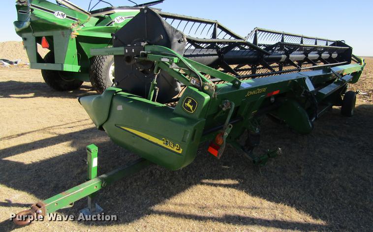 image for item DC8319 2008 John Deere 936D draper head