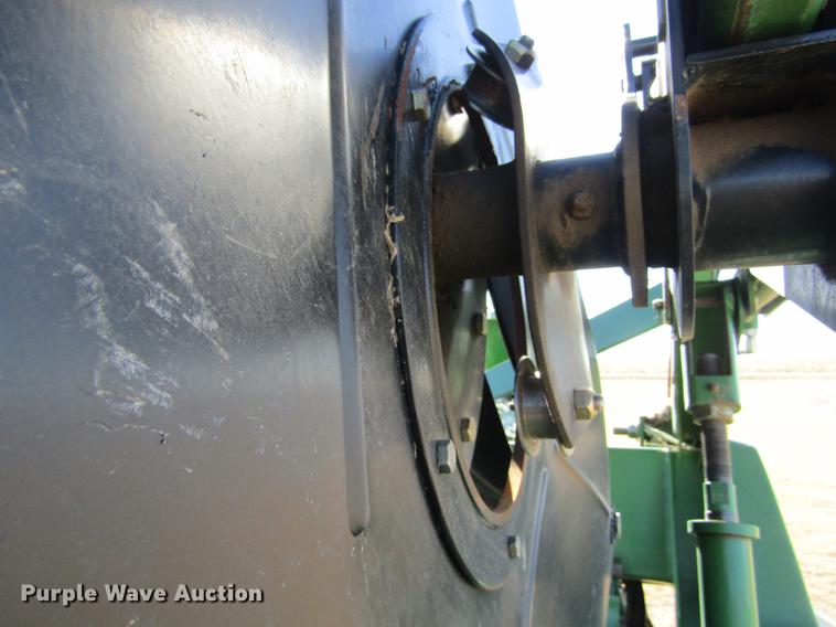 image for item DC8319 2008 John Deere 936D draper head