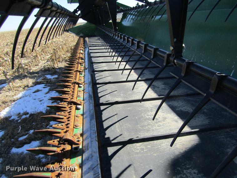 image for item DC8319 2008 John Deere 936D draper head