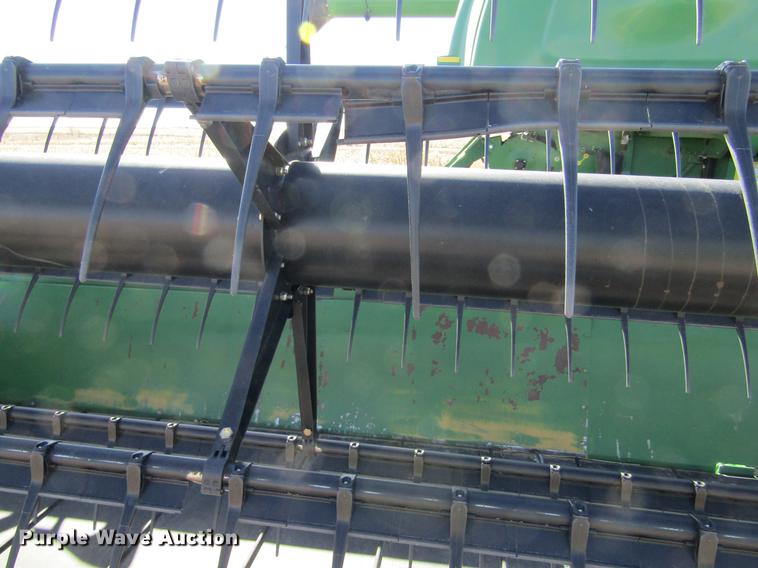 image for item DC8319 2008 John Deere 936D draper head