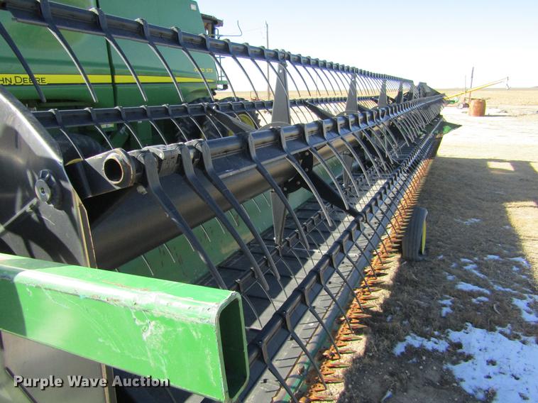 image for item DC8319 2008 John Deere 936D draper head