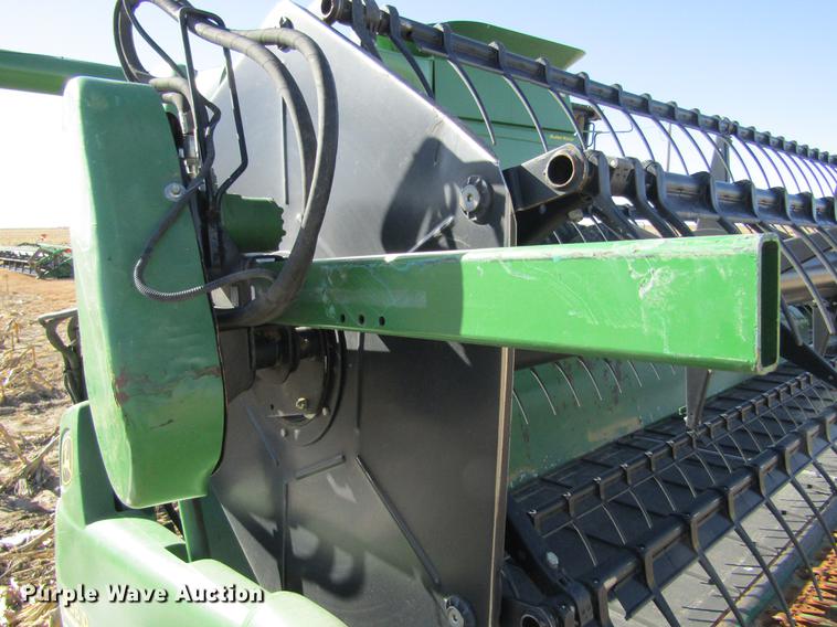 image for item DC8319 2008 John Deere 936D draper head