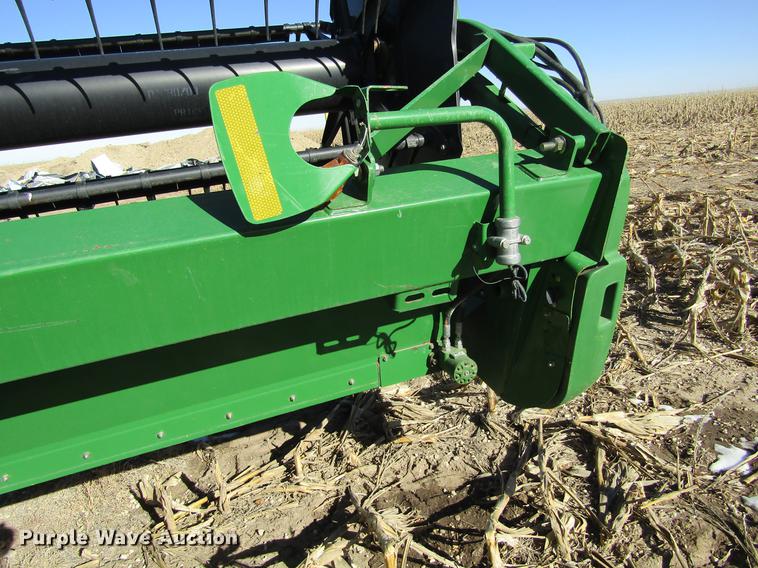 image for item DC8319 2008 John Deere 936D draper head