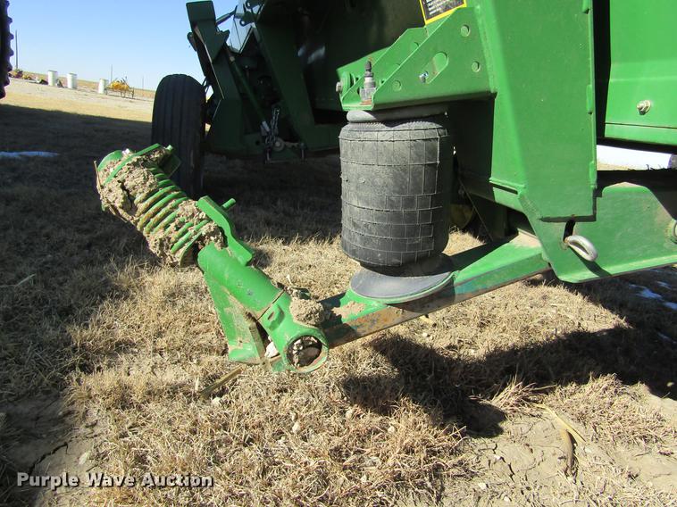 image for item DC8319 2008 John Deere 936D draper head