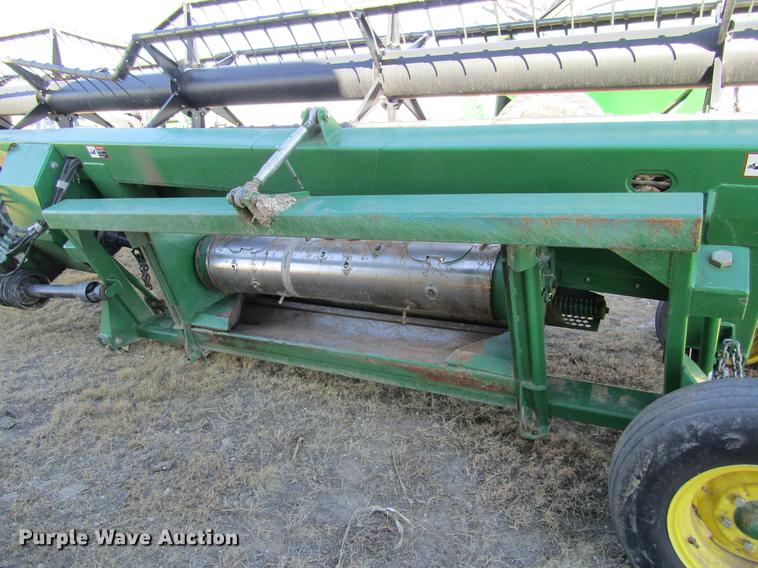 image for item DC8319 2008 John Deere 936D draper head