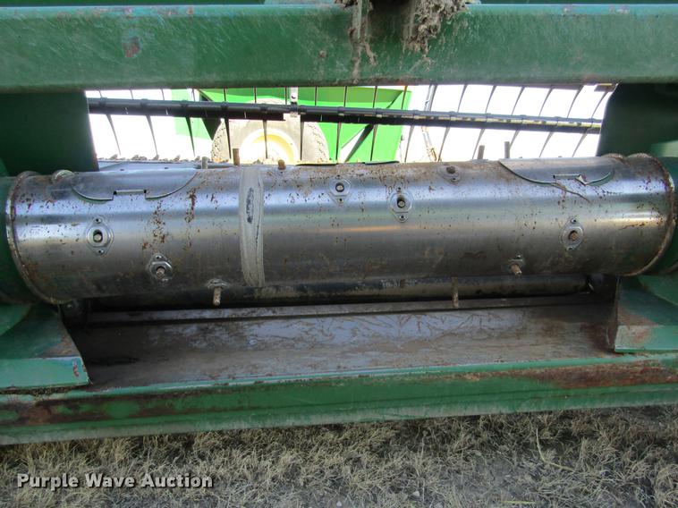 image for item DC8319 2008 John Deere 936D draper head