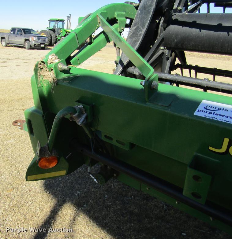 image for item DC8319 2008 John Deere 936D draper head