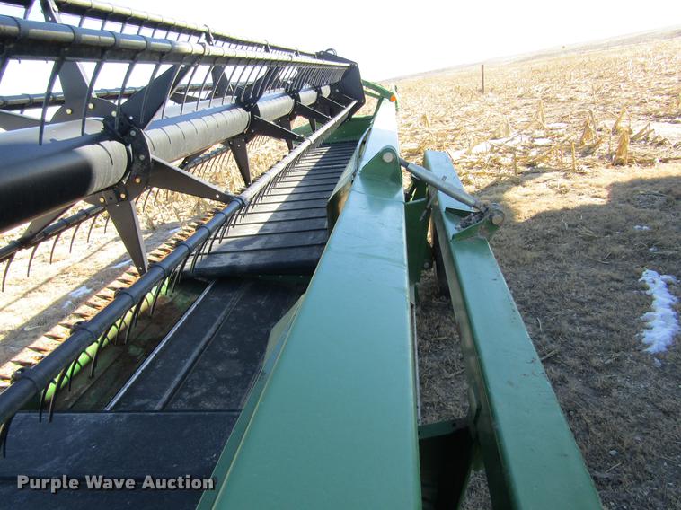 image for item DC8319 2008 John Deere 936D draper head