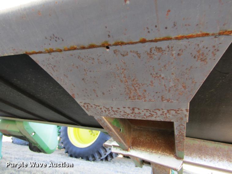 image for item DC8319 2008 John Deere 936D draper head