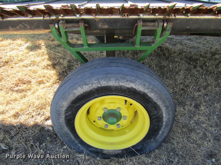 image for item DC8319 2008 John Deere 936D draper head