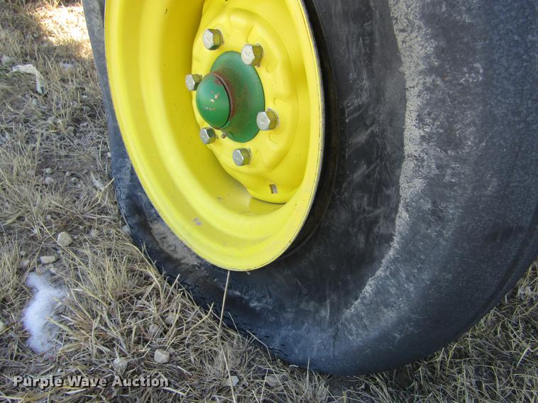 image for item DC8319 2008 John Deere 936D draper head