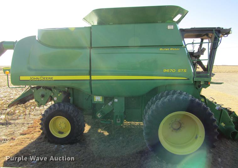image for item DC8320 2009 John Deere 9670 STS combine