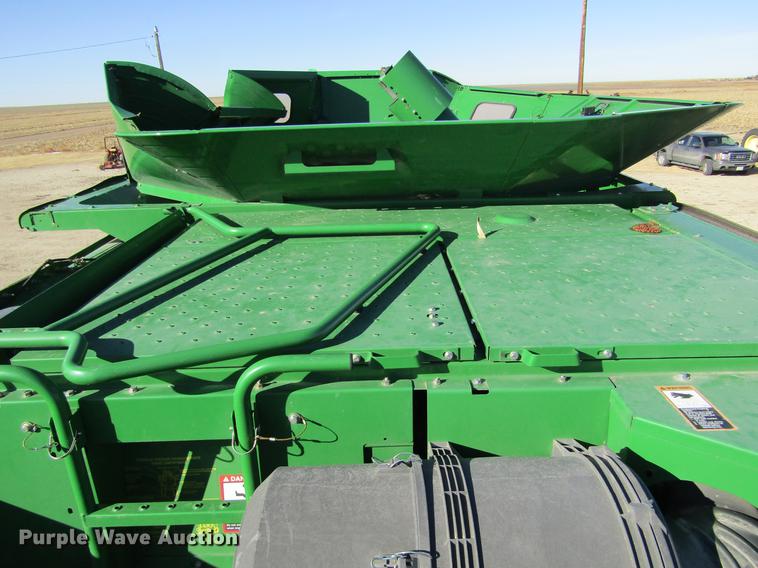image for item DC8320 2009 John Deere 9670 STS combine