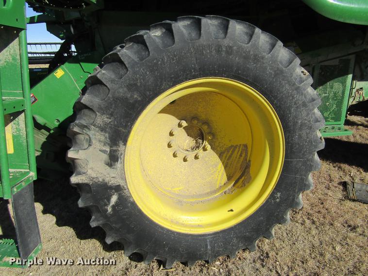 image for item DC8320 2009 John Deere 9670 STS combine