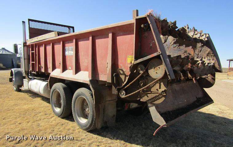 image for item DC8324 2001 Peterbilt 379 manure spreader truck