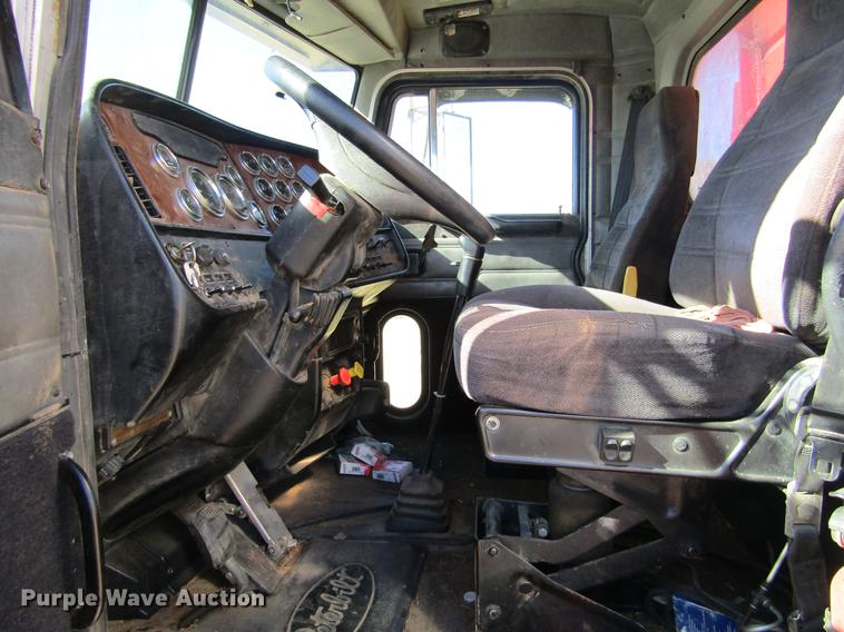 image for item DC8324 2001 Peterbilt 379 manure spreader truck