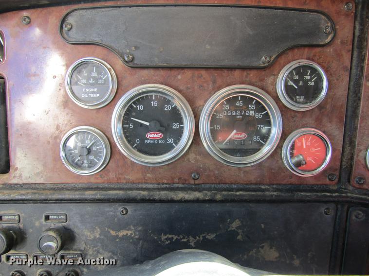 image for item DC8324 2001 Peterbilt 379 manure spreader truck