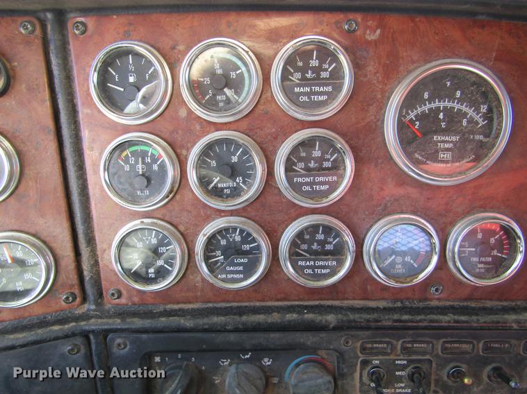 image for item DC8324 2001 Peterbilt 379 manure spreader truck