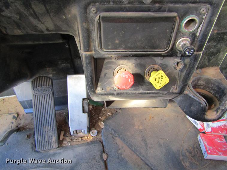 image for item DC8324 2001 Peterbilt 379 manure spreader truck