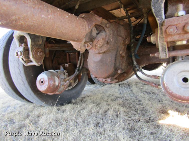 image for item DC8324 2001 Peterbilt 379 manure spreader truck