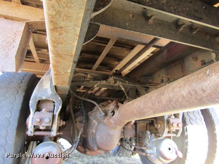 image for item DC8324 2001 Peterbilt 379 manure spreader truck