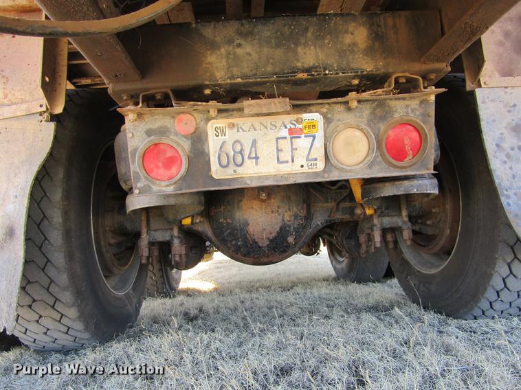 image for item DC8324 2001 Peterbilt 379 manure spreader truck