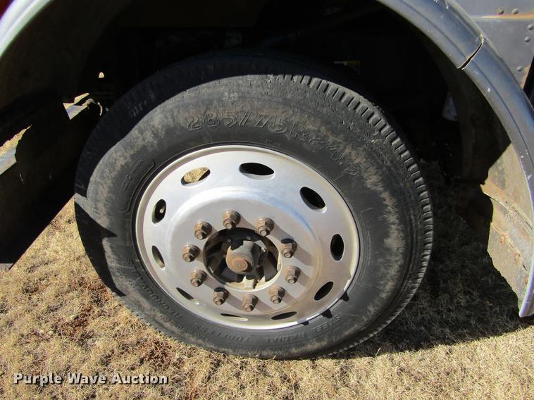 image for item DC8324 2001 Peterbilt 379 manure spreader truck