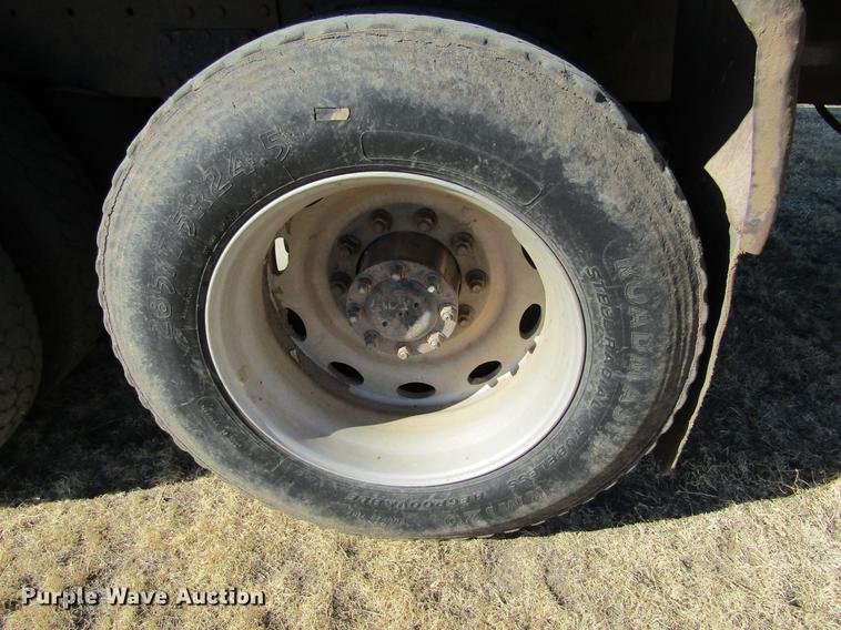 image for item DC8324 2001 Peterbilt 379 manure spreader truck