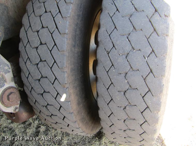 image for item DC8324 2001 Peterbilt 379 manure spreader truck