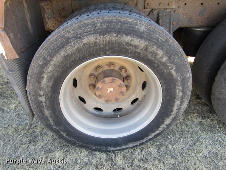 image for item DC8324 2001 Peterbilt 379 manure spreader truck