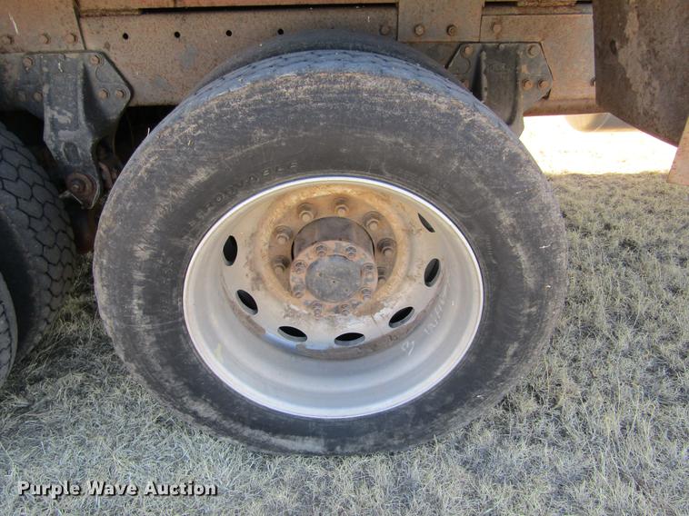 image for item DC8324 2001 Peterbilt 379 manure spreader truck