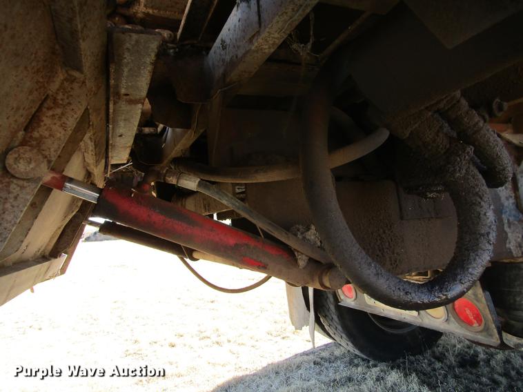 image for item DC8324 2001 Peterbilt 379 manure spreader truck