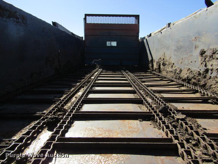 image for item DC8324 2001 Peterbilt 379 manure spreader truck