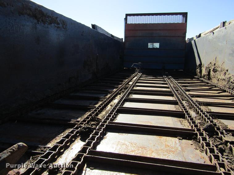 image for item DC8324 2001 Peterbilt 379 manure spreader truck