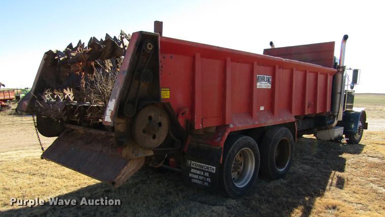 image for item DC8325 2001 Peterbilt 379 manure spreader truck