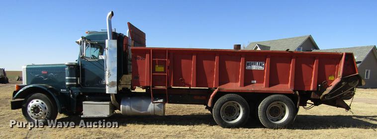 image for item DC8325 2001 Peterbilt 379 manure spreader truck
