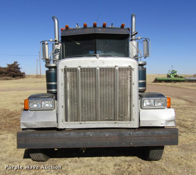 image for item DC8325 2001 Peterbilt 379 manure spreader truck