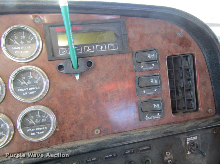 image for item DC8325 2001 Peterbilt 379 manure spreader truck