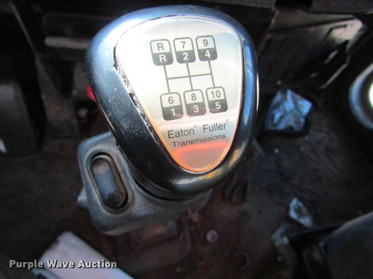 image for item DC8325 2001 Peterbilt 379 manure spreader truck