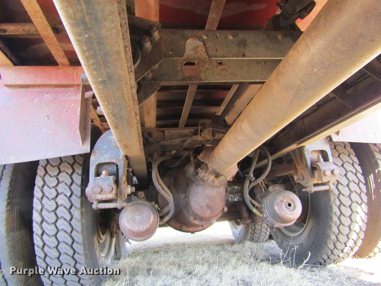 image for item DC8325 2001 Peterbilt 379 manure spreader truck